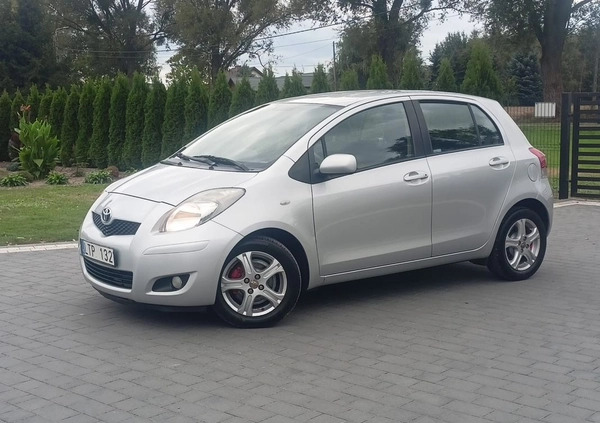 Toyota Yaris cena 22900 przebieg: 195000, rok produkcji 2011 z Mirsk małe 326